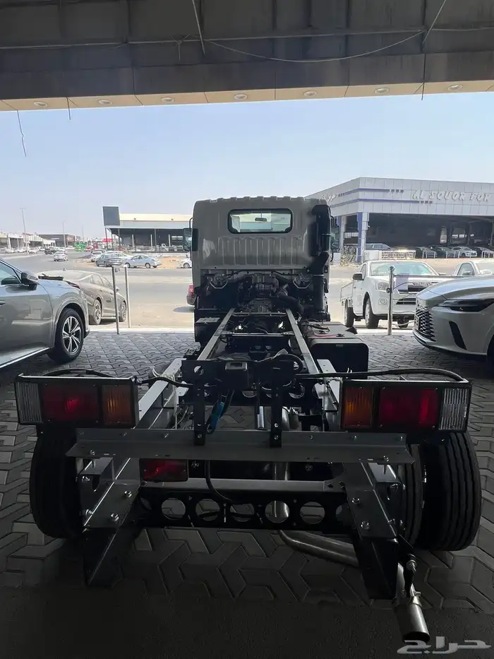 ايسوزو دينا 2025 ياباني 3 4 5 6  طن وارد العيسي 4