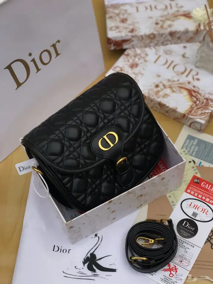 تم تمديد عرض اليوم الوطني 3 شنط ماركه ب240 فقط وتوصيل مجانا 29