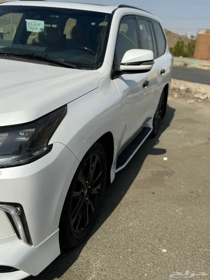 جيب لكزس بلاك ادشن 2019 28