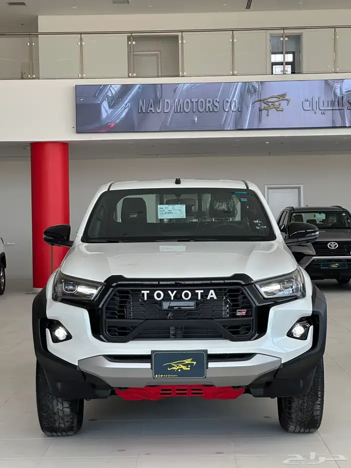 تويوتا هايلوكس GR رالي بنزين 6 سلندر موديل 2025 1