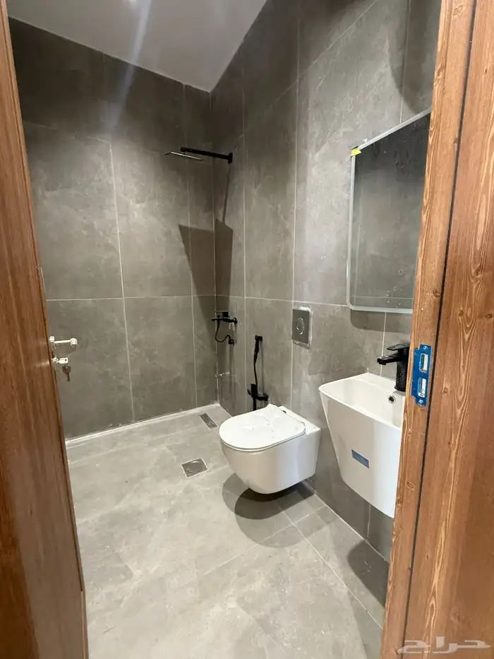 فيلا روف أرضي حي الشفاء 6