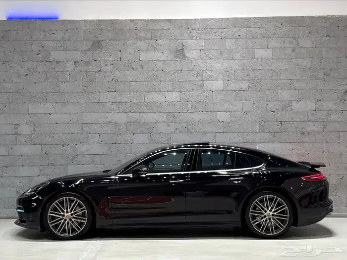 النوع بورش باناميرا 2020  الموديل العداد  52000k 18