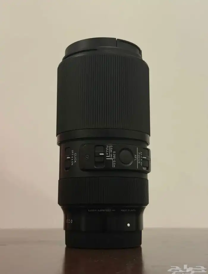 عدسة سوني 105 سيجما ماكرو 1