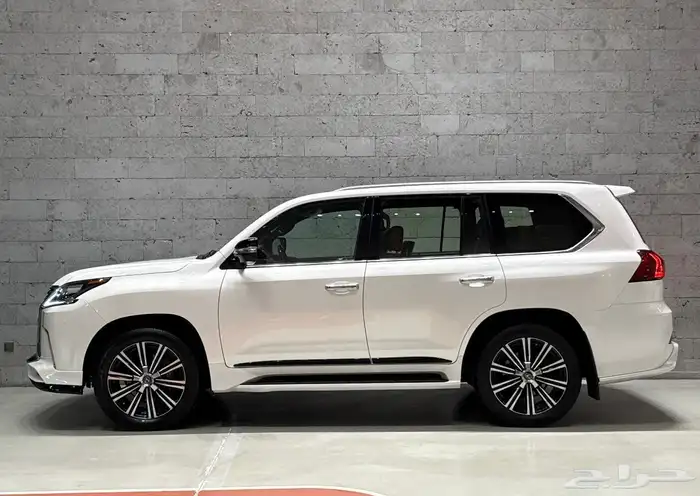 النوع  لكزس Lx570 الموديل  2021 العداد 75000k 15