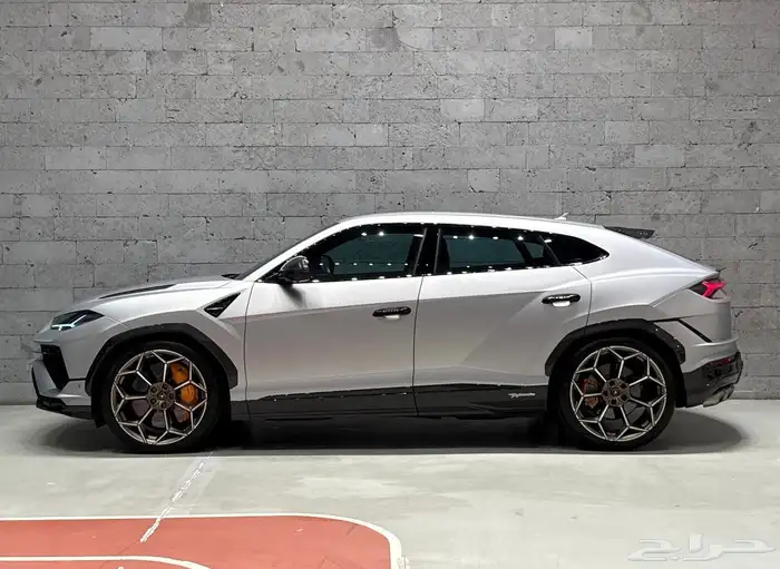 النوع لامبورغيني أوروس بيرفورمانتي الموديل2023 العداد 5000k 20