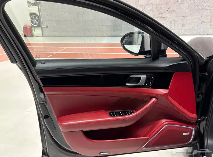 النوع بورش باناميرا 2020  الموديل العداد  52000k 4