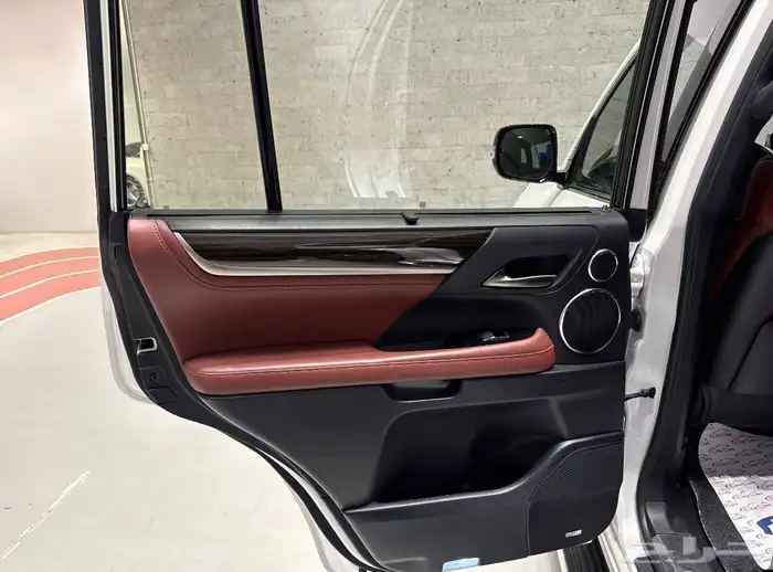 النوع  لكزس Lx570 الموديل  2021 العداد 75000k 6