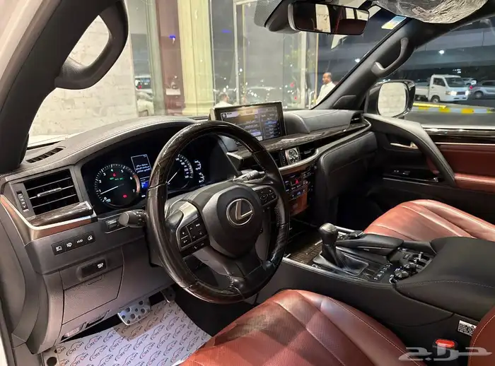 النوع  لكزس Lx570 الموديل  2021 العداد 75000k 10