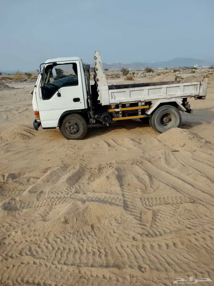 قلاب لتحميل الأسمنت البطحاء ومخلفات البناء الدمار 0