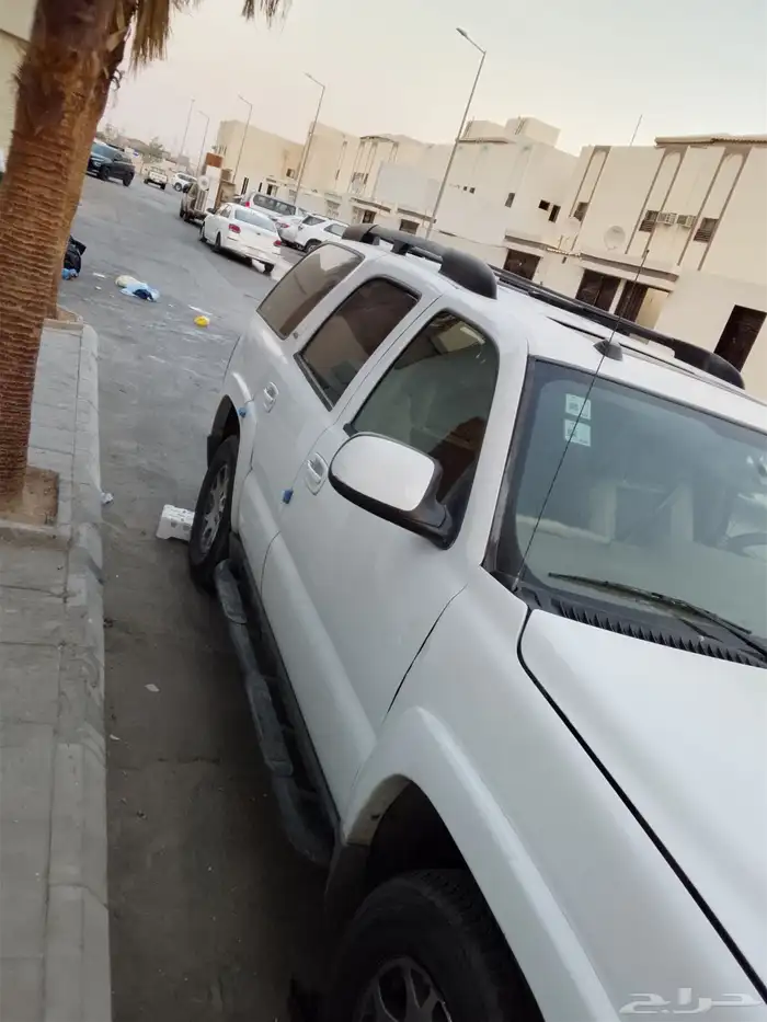 تاهو موديل 2005فل كامل سبع كراسي مكينه قير عل شرط ماشي 240 0