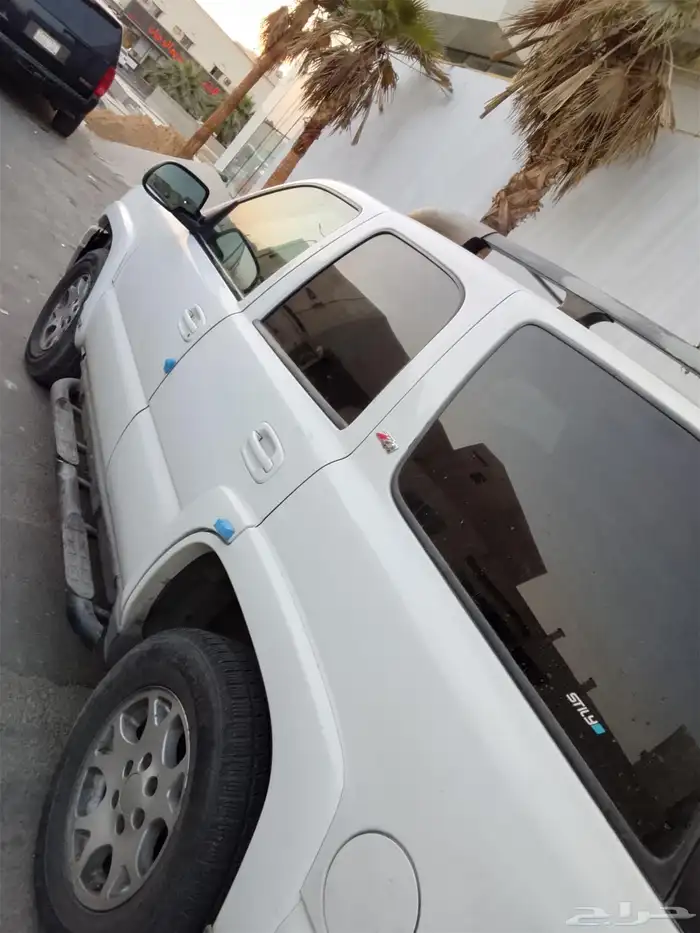 تاهو موديل 2005فل كامل سبع كراسي مكينه قير عل شرط ماشي 240 8