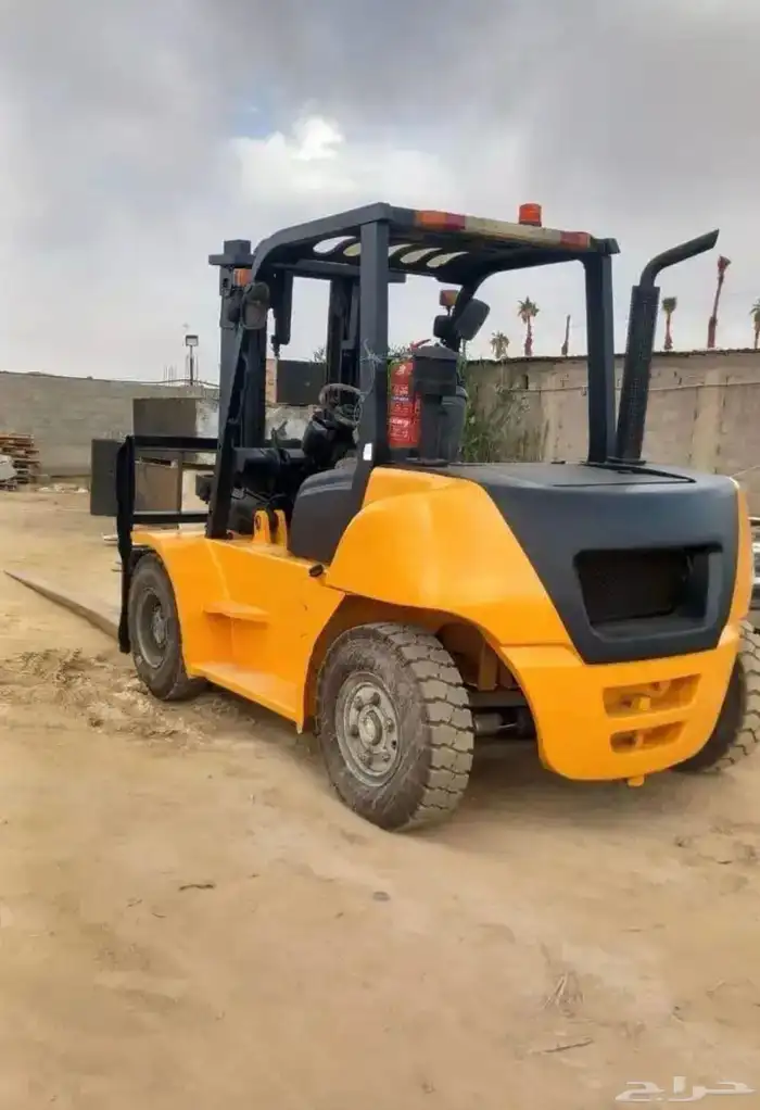 رافعه شوكيه فوركلفت سيزرلفت للايجار الشهري Forklift 0
