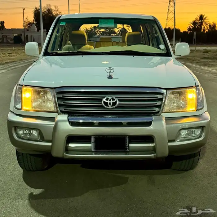 لاندكروزر 2004 عداد قليل ( قير عادي ) 2