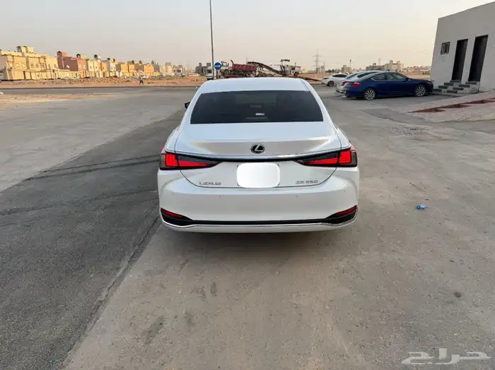 للبيع لكزز 250 ES اربعة سنلدر بحالة الوكالة 6