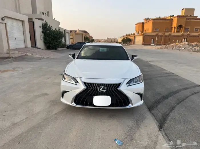 للبيع لكزز 250 ES اربعة سنلدر بحالة الوكالة 7