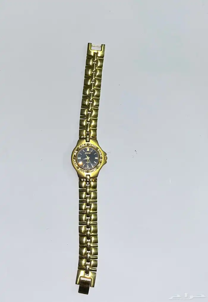 ساعات نسائية قديمة ماركة اصلية وفيها ذهب و الماس 4