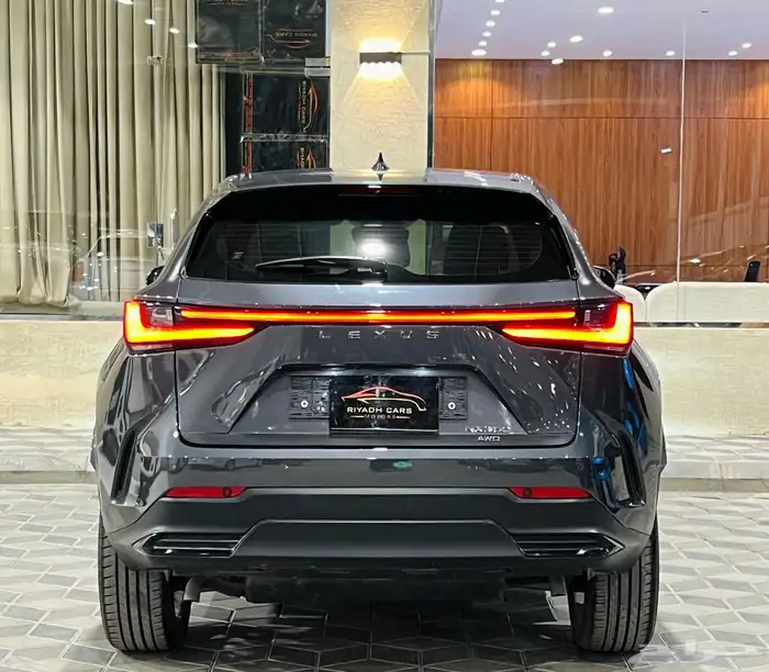 لكزس 2023 NX350 فل (بحالة ممتازة) 3