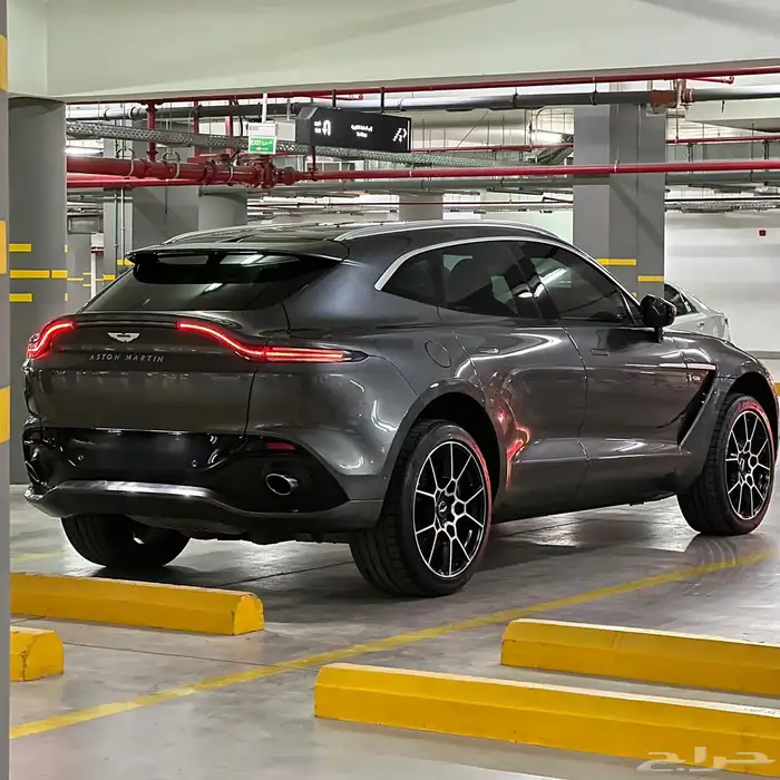 أوستن مارتن DBX 2021 وارد الوكيل إصدار خاص ممشى قليل 3