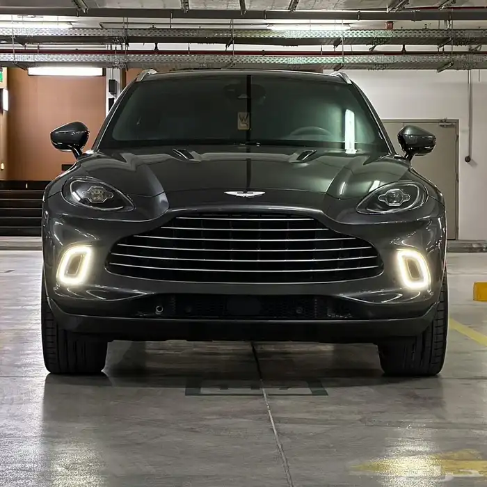 أوستن مارتن DBX 2021 وارد الوكيل إصدار خاص ممشى قليل 4