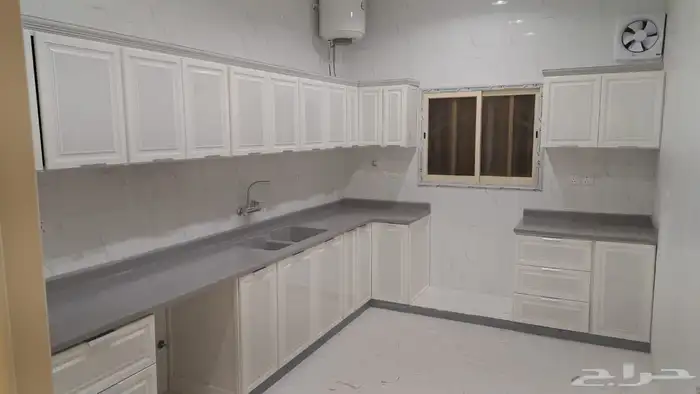 فيلا بثلاث شقق وسعر منافس 6