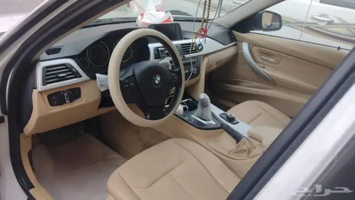 بي ام دبليو الفئة الثالثة 2012 320i 1