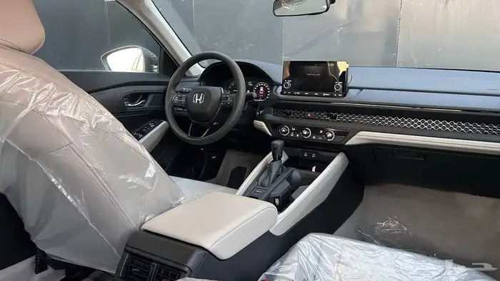 هوندا اكورد 2025 LX ستاندر لدى شركة عبدالمجيد الخضر 7