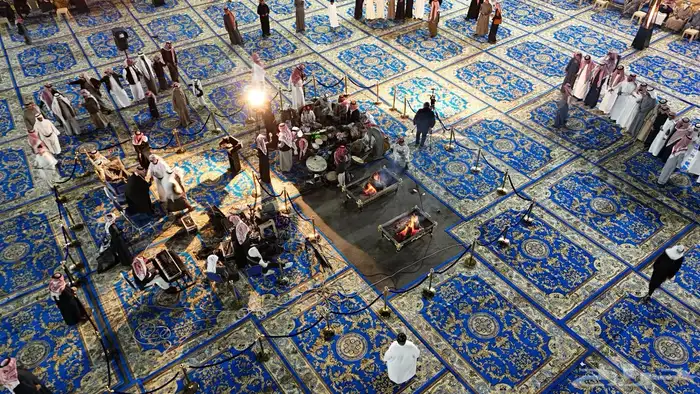 تاجير زل وفرش وكراسي ملكيه للإيجار جديده 4