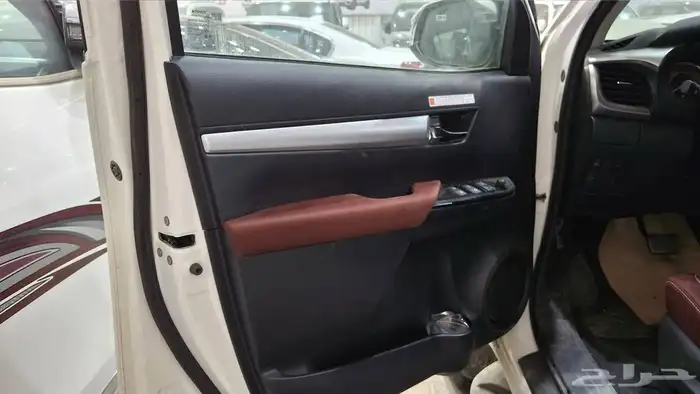 تويوتا هايلكس 2024 مستعملة مفحوصة مضمونة 6