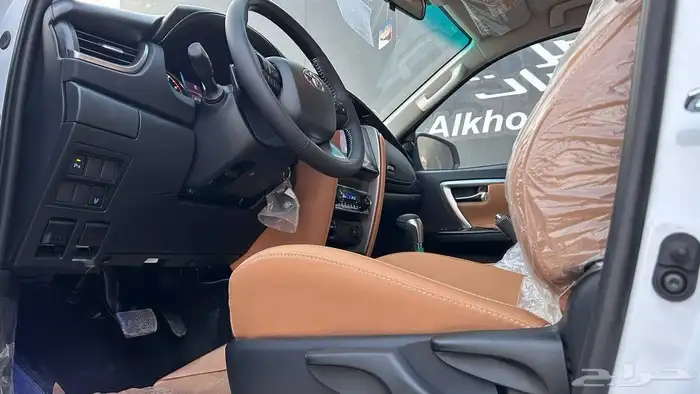 تويوتا فورتشنر VX1 بنزين 2025 لدى شركة عبدالمجيد الخضر 22