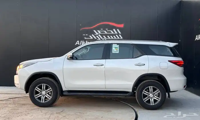 تويوتا فورتشنر VX1 بنزين 2025 لدى شركة عبدالمجيد الخضر 2