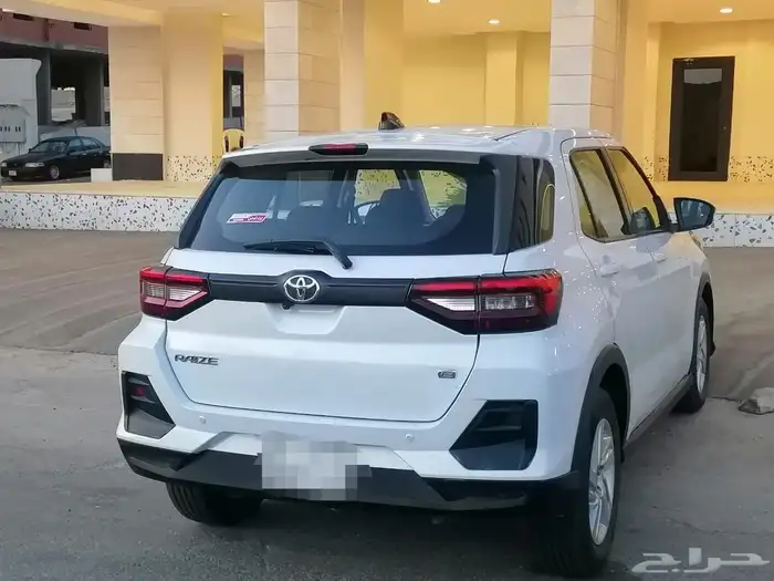 للبيع تويوتا رايز الموديل 2023 بدي وكاله كامل 8