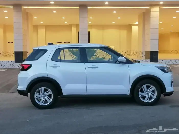 للبيع تويوتا رايز الموديل 2023 بدي وكاله كامل 6