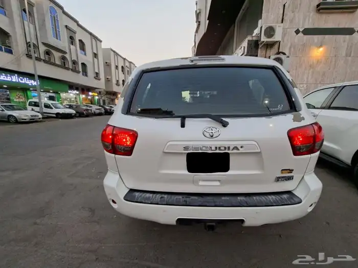 تويوتا سكويا 2016 مالك أول من الوكالة 3