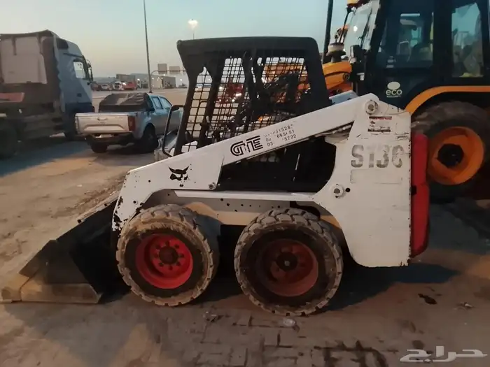 متواجد رفعات تلسكوبيه للايجار ورافع شوكيه ببكاتت وتيليهندر ف 0