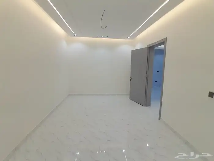 للبيع شقه دور ارضي بمدخل سيارة من 6غرف ب 550الف 5