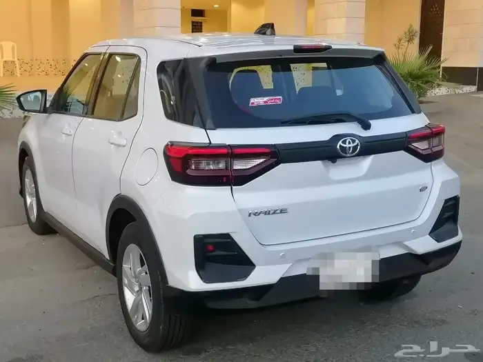 للبيع تويوتا رايز الموديل 2023 بدي وكاله كامل 9