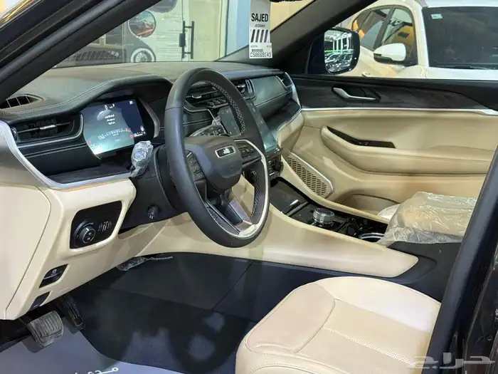 جيب - جراند شيروكي - لميتد بلس - 2023 - سعودي ( ممشى قليل ) 3