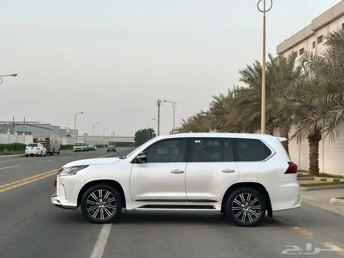 لكزس LX570 2021 سعودي شبه جديد 6