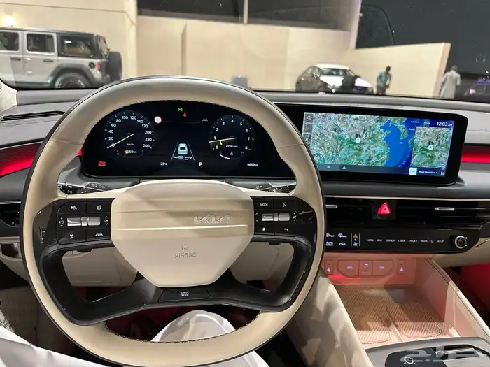 كيا K8 2025 فل كامل . رصد الفخامة 18