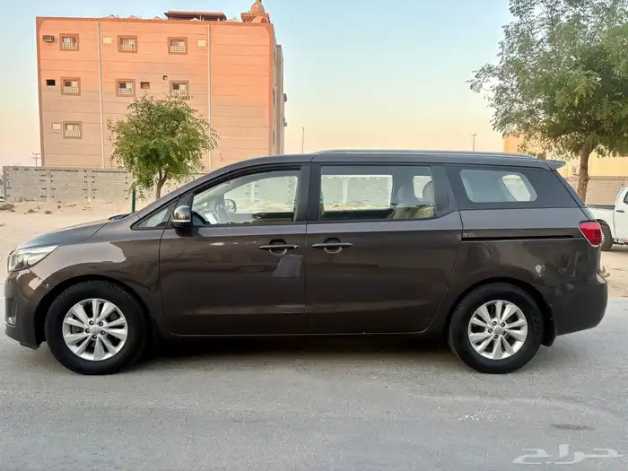 للبيع كيا كرنفال 2