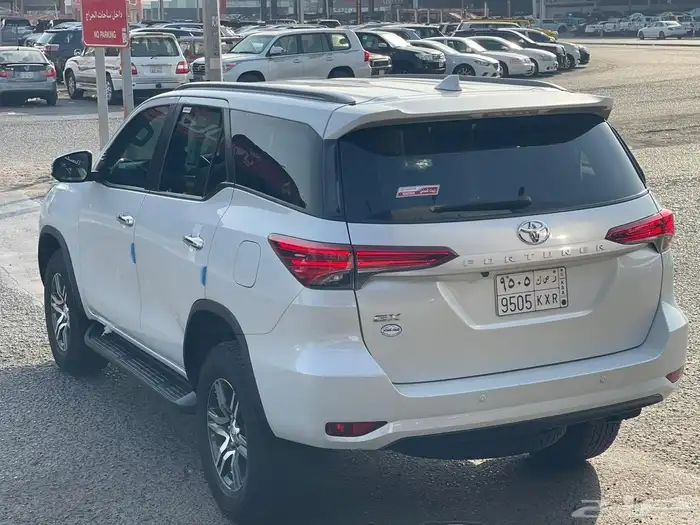 تويوتا فورشنر 2023 دبل مخزن 5