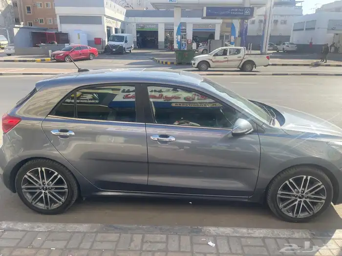 كيا ريو هاتش باك 2