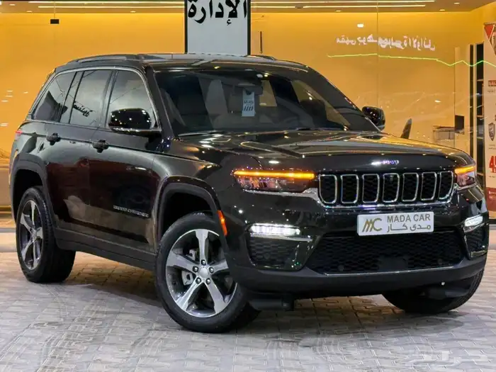 جيب - جراند شيروكي - لميتد بلس - 2023 - سعودي ( ممشى قليل ) 2