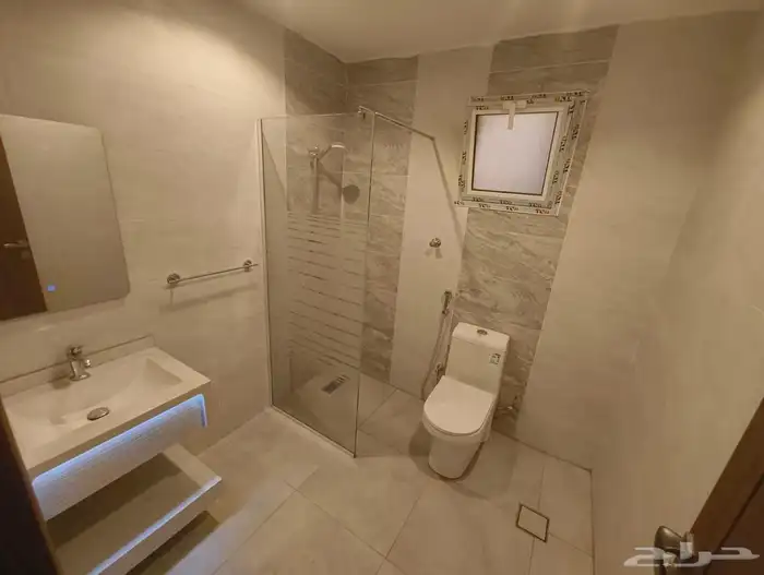 دور جديد مع السطح للإجار السنوي حي الصواري ابحر الشماليه 16