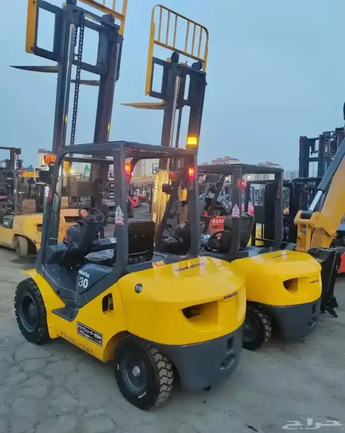 رافعه شوكيه فوركلفت سيزرلفت للايجار الشهري Forklift 2