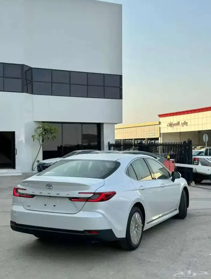 تويوتا كامري LE بنزين موديل2025 كاش وأقساط شركة العودة 1
