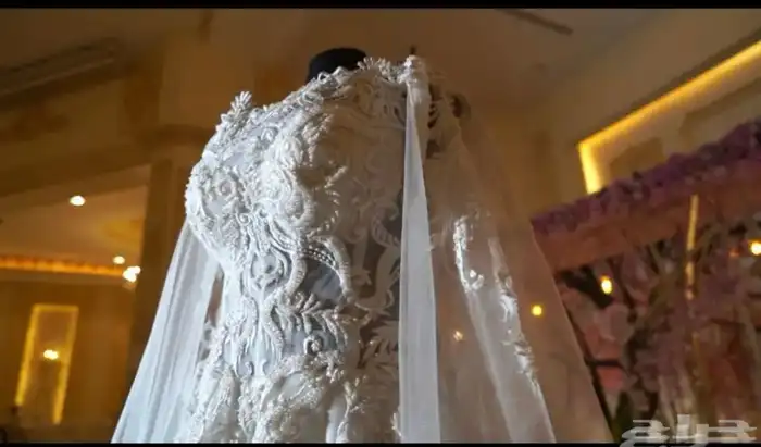 فستان زواج تصميم رؤى نصيف قطعة فرنسية مع طرحة وتاج مجانا 0