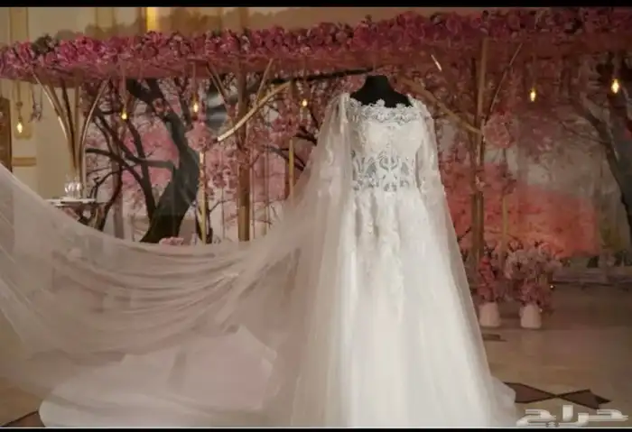 فستان زواج تصميم رؤى نصيف قطعة فرنسية مع طرحة وتاج مجانا 1