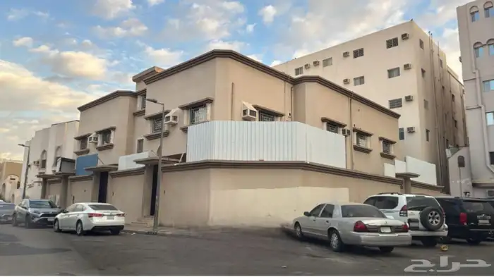 عماره للبيع في تبوك حي الورود خلف تجاري شارع السجن 0