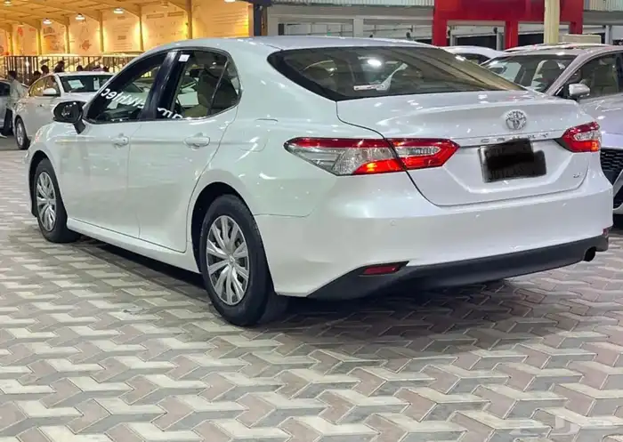 كامري LE موديل 2020 نظيفه 4